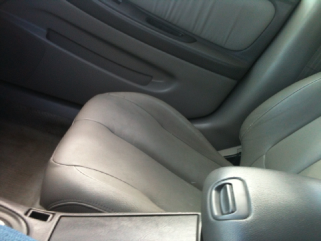 Nissan Maxima 2000 photo 4