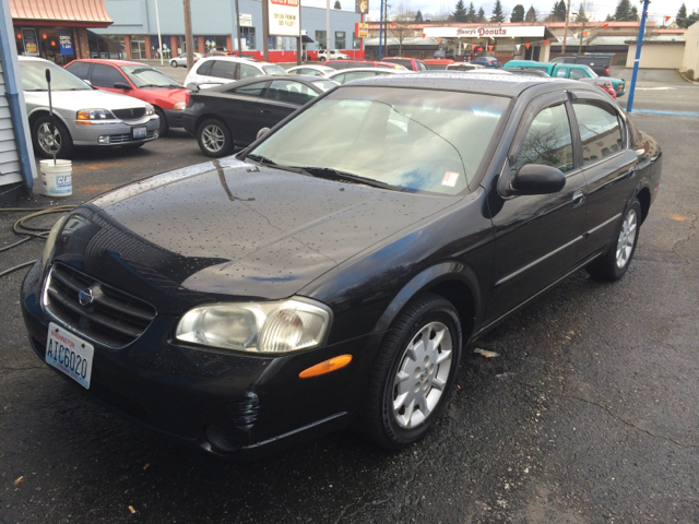 Nissan Maxima 2000 photo 2