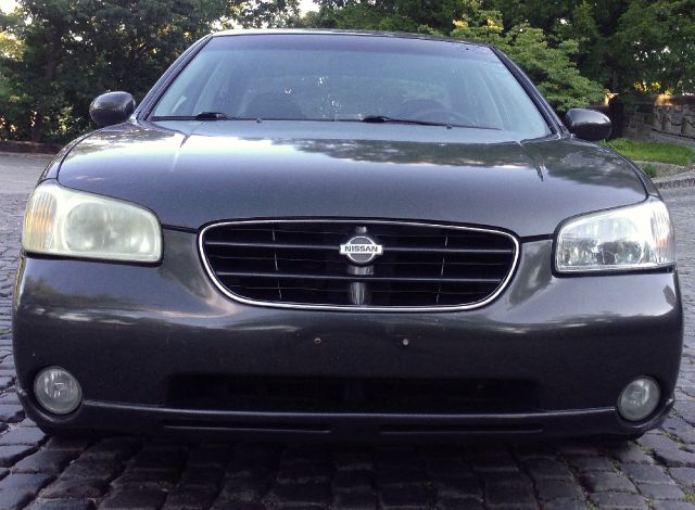 Nissan Maxima 2000 photo 1