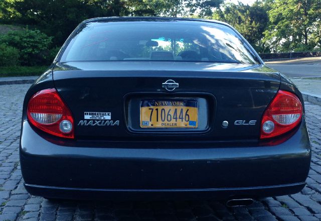 Nissan Maxima 2000 photo 2
