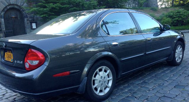 Nissan Maxima 2000 photo 3