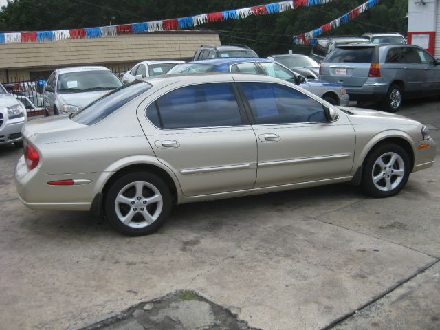 Nissan Maxima 2000 photo 3