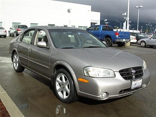 Nissan Maxima 2000 photo 1