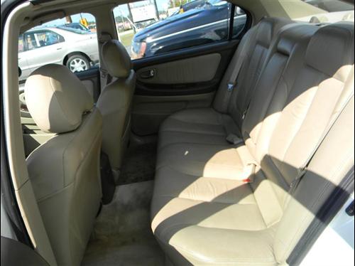 Nissan Maxima 2000 photo 3