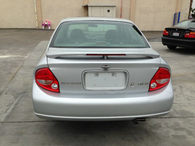 Nissan Maxima 2000 photo 2