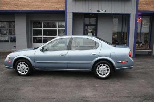 Nissan Maxima 2000 photo 2