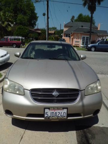 Nissan Maxima 2000 photo 2