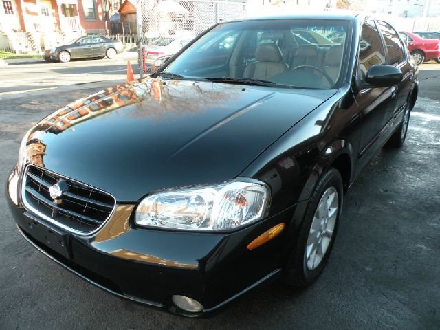 Nissan Maxima SE Sedan