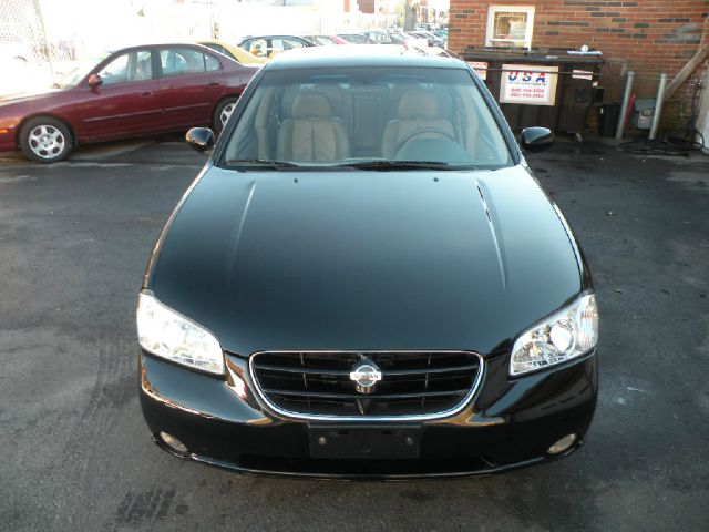 Nissan Maxima 2000 photo 2
