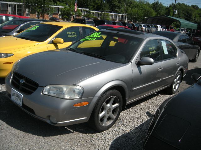 Nissan Maxima SE Sedan