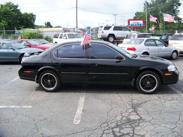 Nissan Maxima SE Sedan