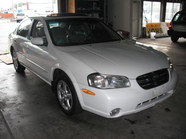 Nissan Maxima 2000 photo 4
