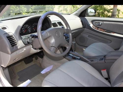 Nissan Maxima 2000 photo 2