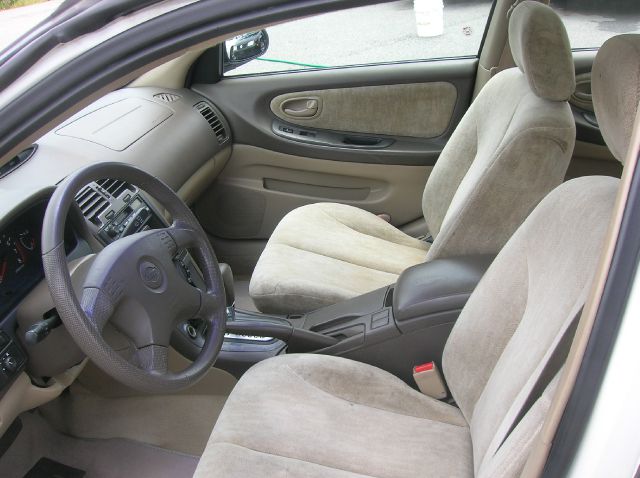 Nissan Maxima 2000 photo 1