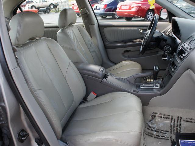 Nissan Maxima 2000 photo 3