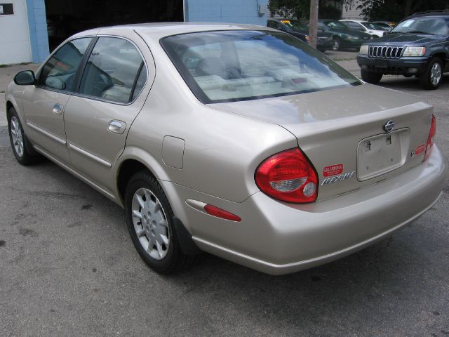 Nissan Maxima 2000 photo 10