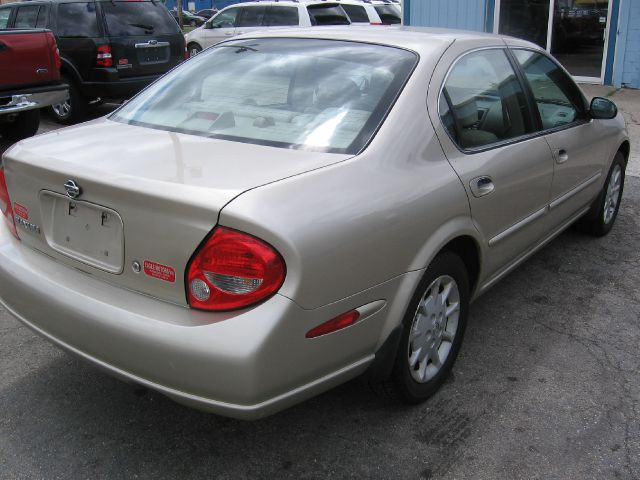 Nissan Maxima 2000 photo 9