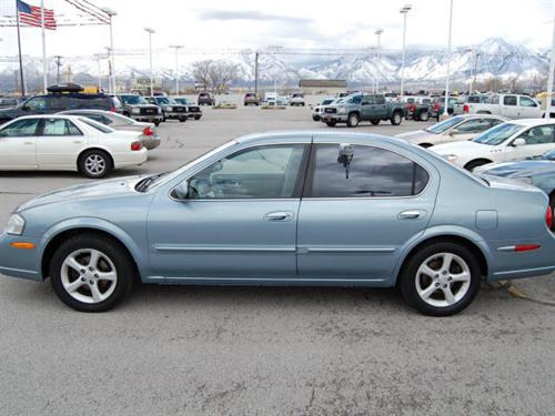 Nissan Maxima 2000 photo 1