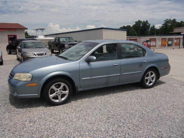 Nissan Maxima 2000 photo 1