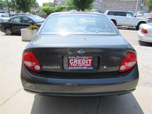 Nissan Maxima 2000 photo 1