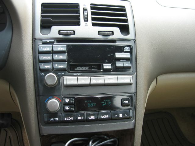 Nissan Maxima 2001 photo 1