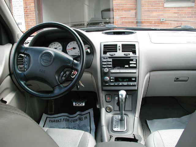 Nissan Maxima 2001 photo 1
