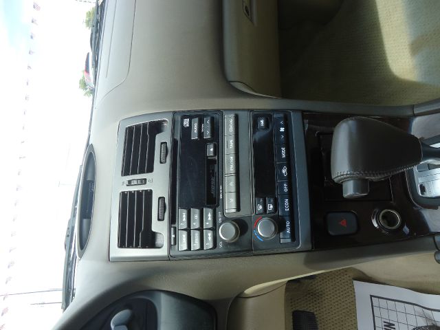 Nissan Maxima 2001 photo 4