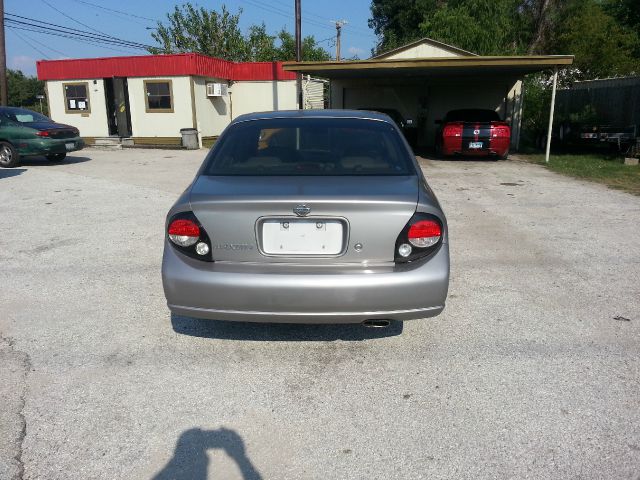 Nissan Maxima 2001 photo 1