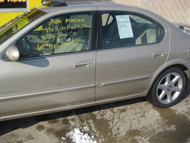 Nissan Maxima SE Sedan