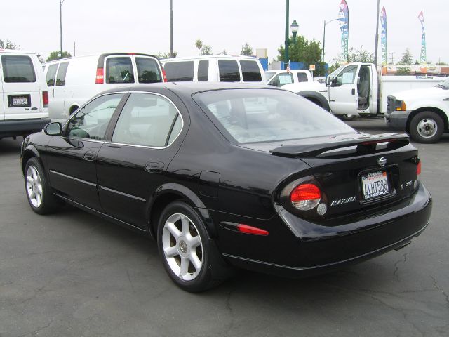 Nissan Maxima SE Sedan