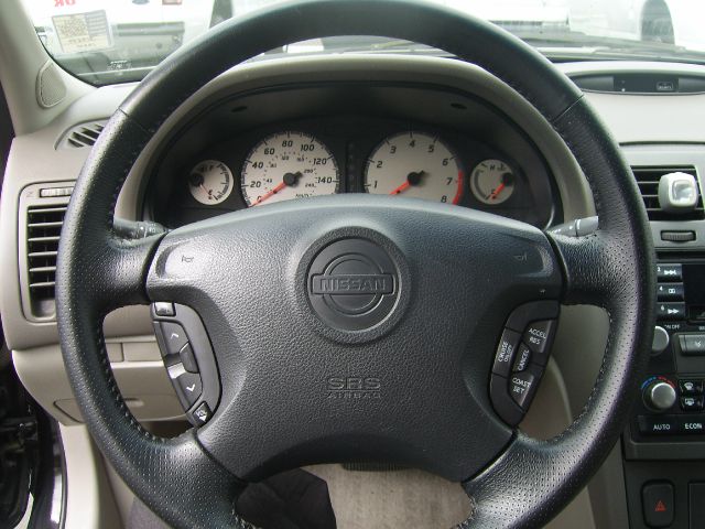 Nissan Maxima 2001 photo 1