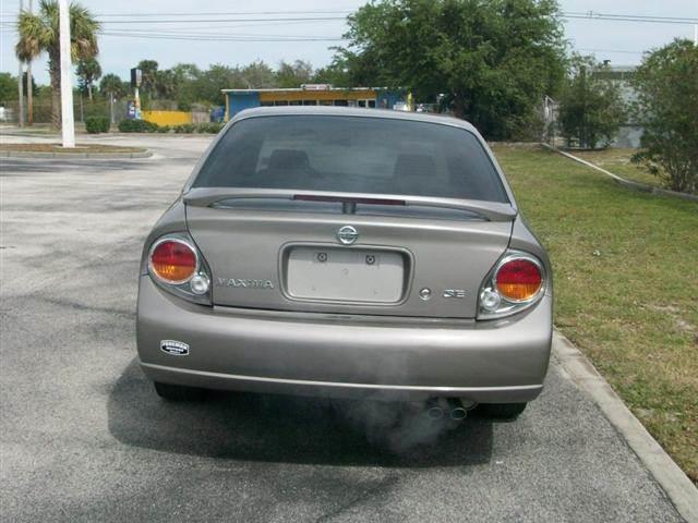 Nissan Maxima CL 3. Sedan