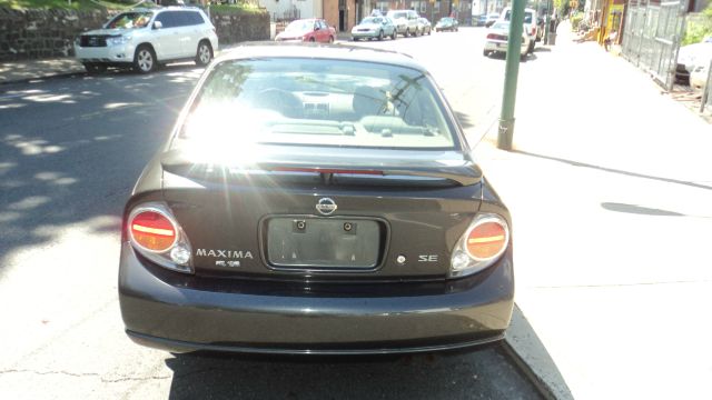 Nissan Maxima 2002 photo 1