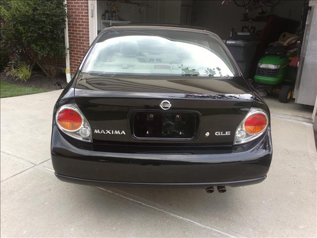 Nissan Maxima 2002 photo 1