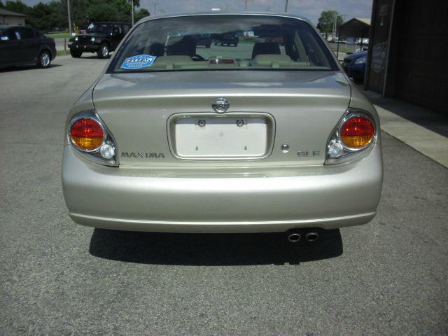 Nissan Maxima 2002 photo 0