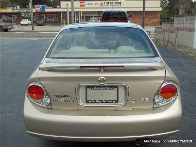Nissan Maxima 2002 photo 1