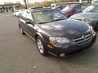 Nissan Maxima SE Sedan