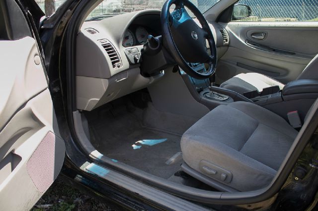 Nissan Maxima SE Sedan