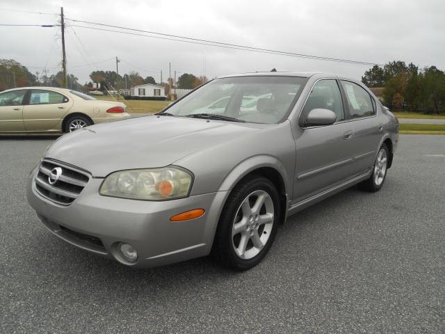 Nissan Maxima SE Sedan