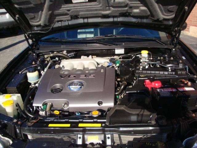 Nissan Maxima 325I RWD South Africa Sedan