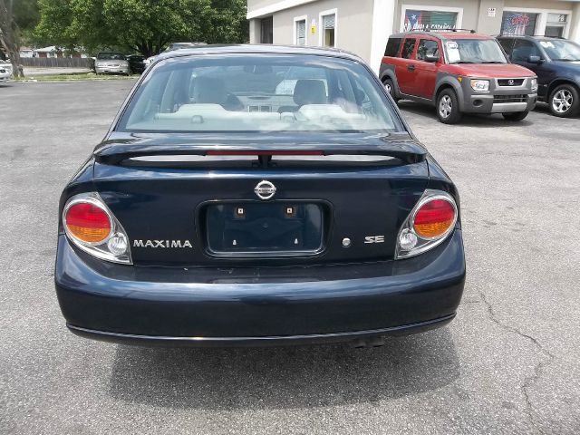 Nissan Maxima SE Sedan