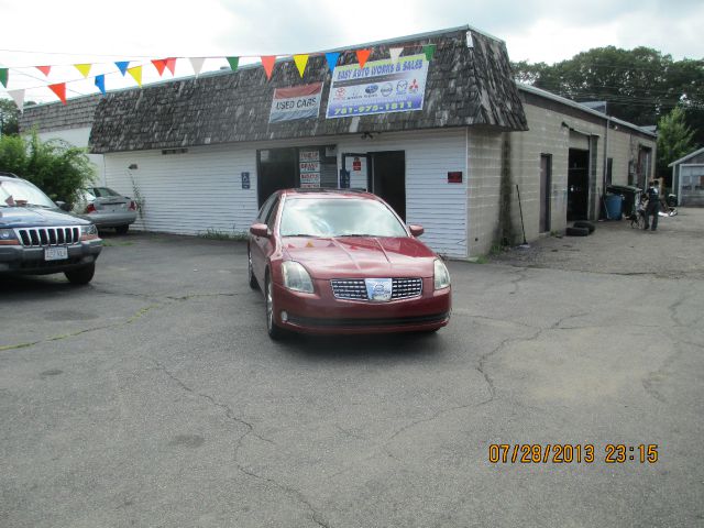 Nissan Maxima LS S Sedan