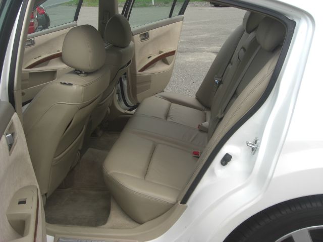 Nissan Maxima LS S Sedan