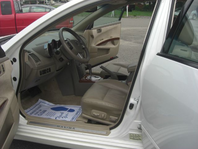 Nissan Maxima 2004 photo 1