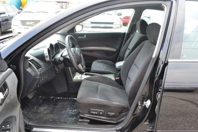 Nissan Maxima SE Sedan