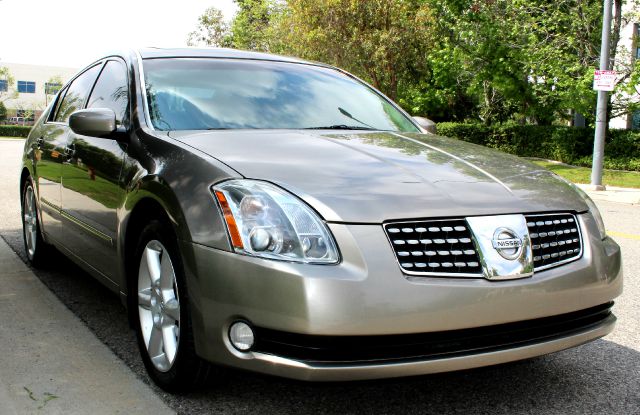 Nissan Maxima 2004 photo 1