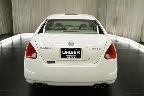 Nissan Maxima 2004 photo 1
