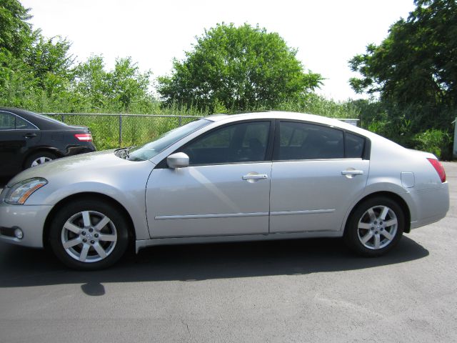 Nissan Maxima 2004 photo 1