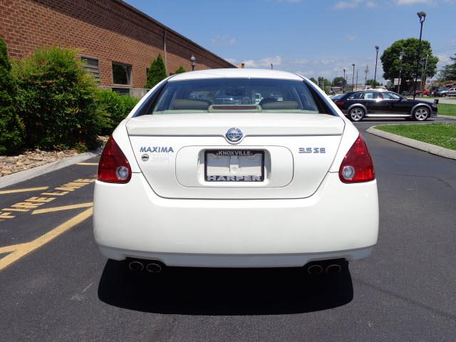 Nissan Maxima 2004 photo 1