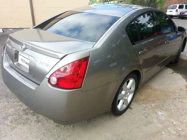 Nissan Maxima SE Sedan